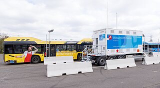 Mobile Wasserstofftankstelle von Westfalen und Kooperationspartner NanoSun
