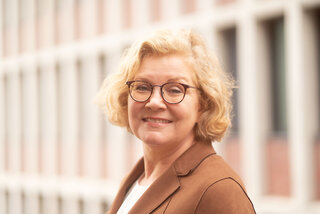 Presse-Team, Hilde Werth