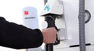 Stationaere Wasserstofftankstelle. H2-Zapfpistole Westfalen Wasserstoff-Tankstelle