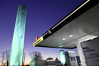 Stationäre öffentliche Wasserstoff Tankstelle von Westfalen. Station Münster Amelsbüren.