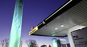 Stationäre öffentliche Wasserstoff-Tankstelle von Westfalen. H2-Station in Münster-Amelsbüren.
